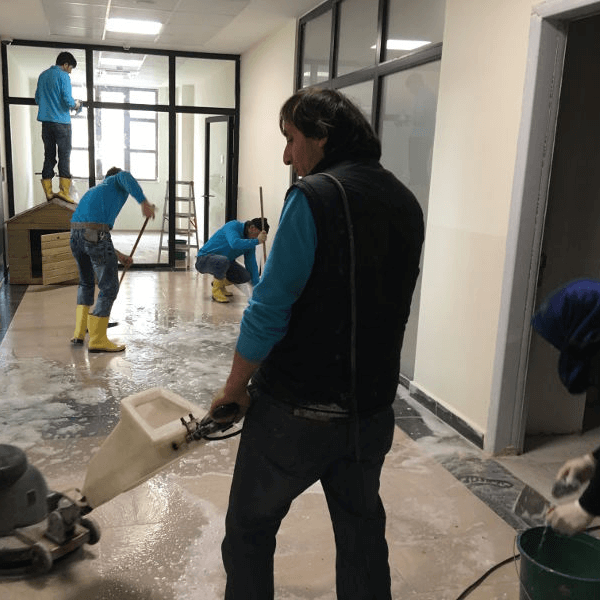 Çeşme’de Temizlik Şirketi Seçimi: Dikkat Edilecek 5 Nokta : Kapak Görseli